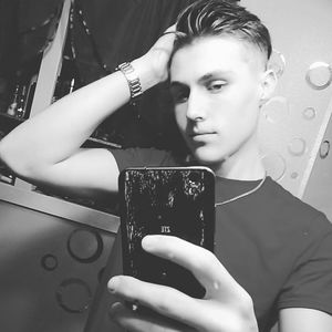 Meet your Posher, Elliot